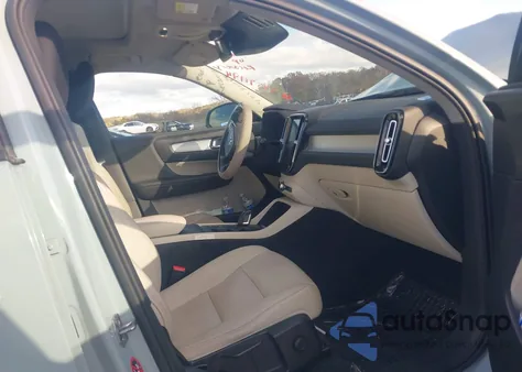 2019 Volvo Xc40 T5 Momentum/T5 R-Design z USA, uszkodzony, nr VIN YV4162XZ1K2019034